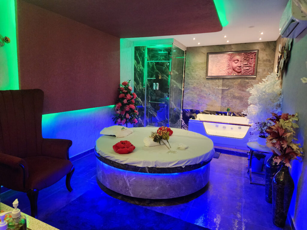 Hot Stone Massage Therapy at Porcio Luxury Spa: Your Path to Pure Bliss